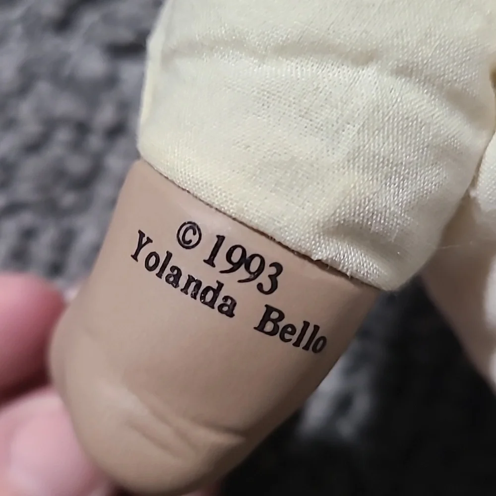 1993 YOLANDA bello‎ Porcelain Baby Doll Vintage Dress